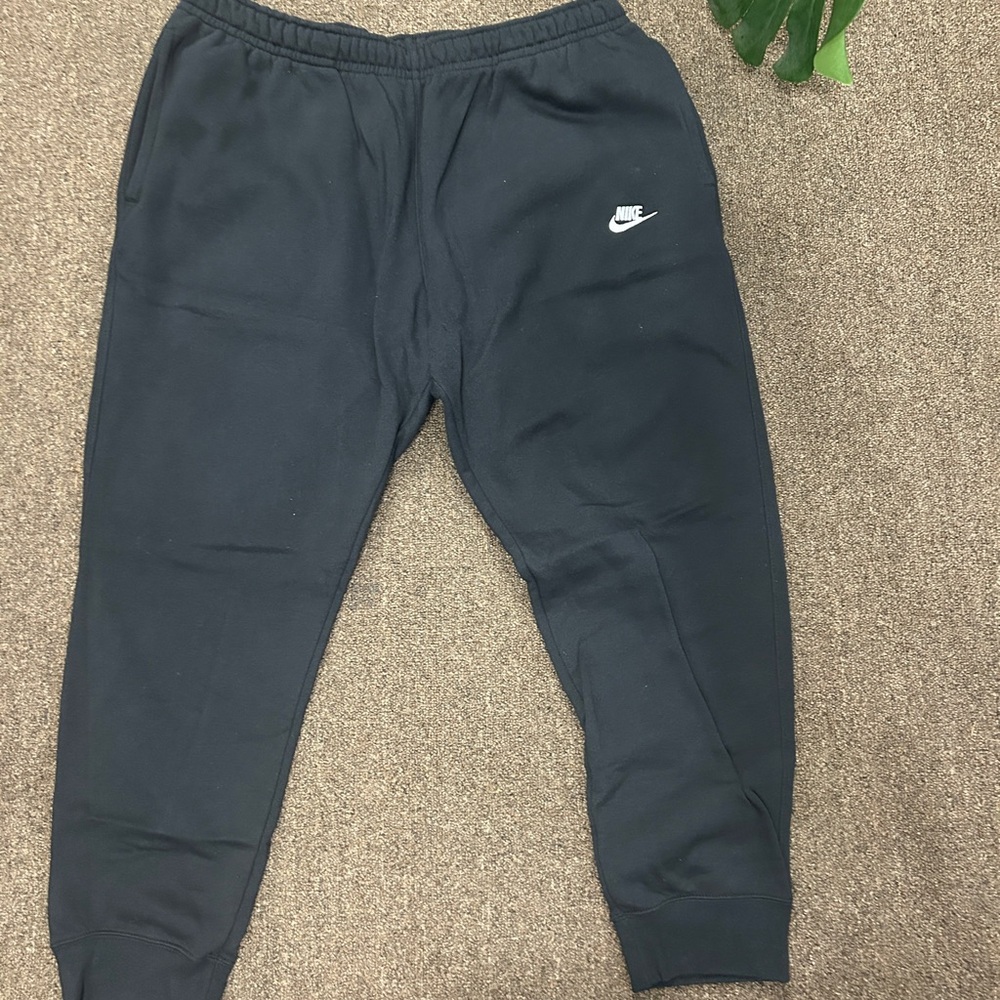 Nike Men’s Black Sweatpants